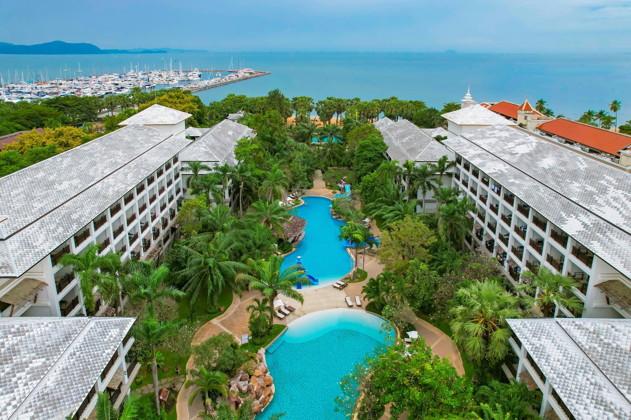 Ravindra Beach Resort & Spa