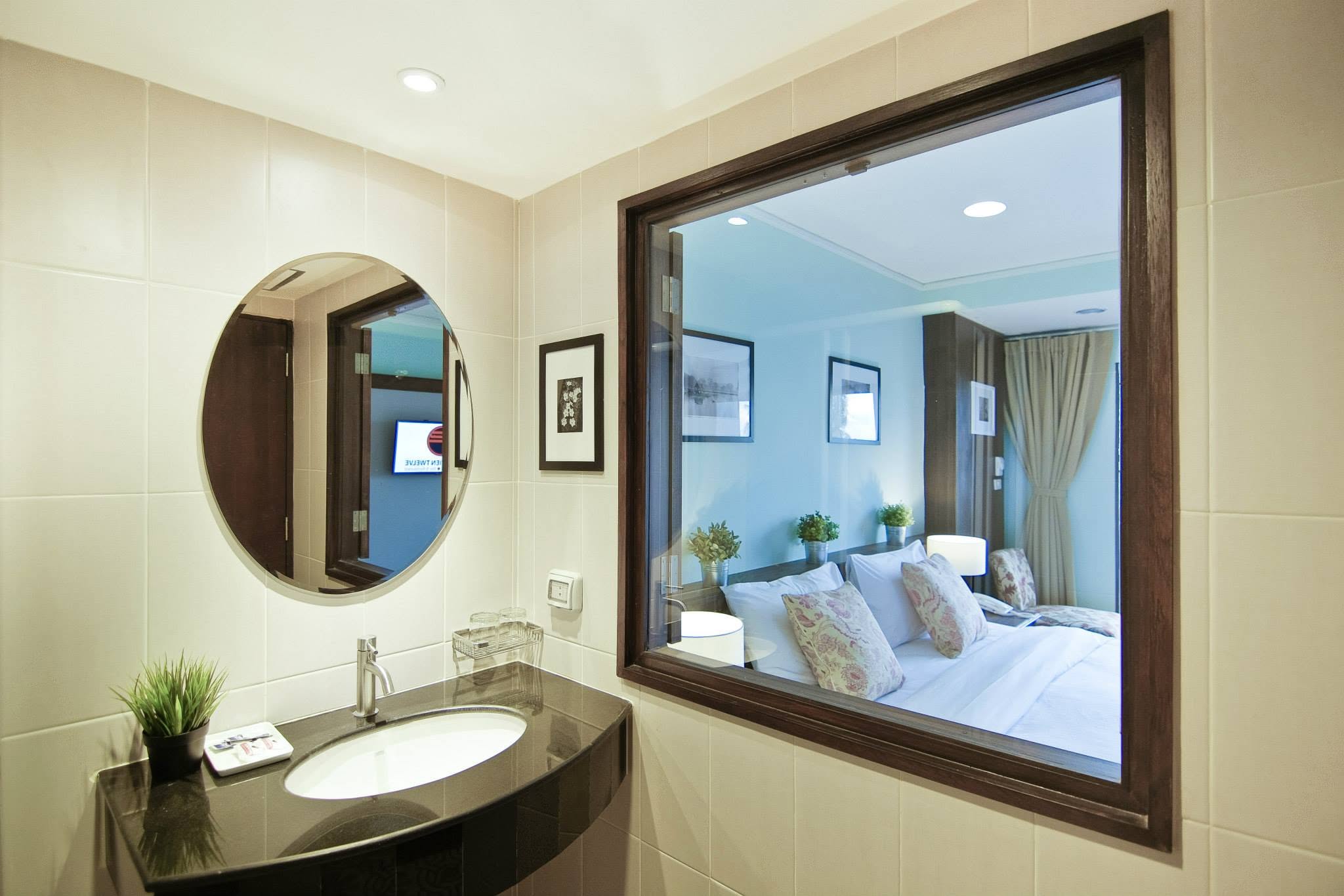 The Jomtien Twelve  Pattaya